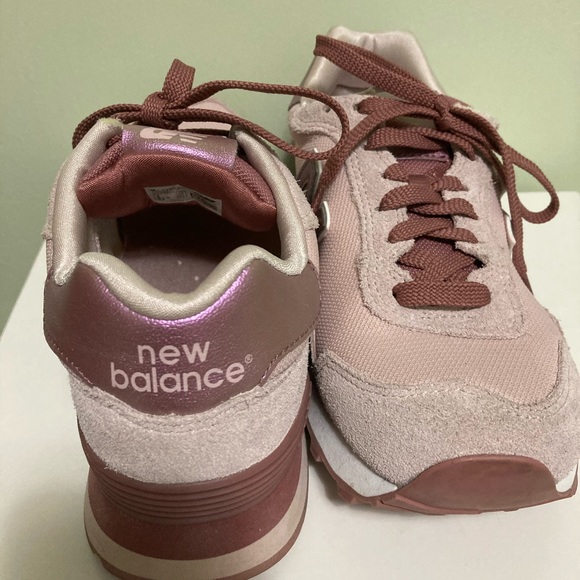 Pink New Balance - Picture 3 of 4